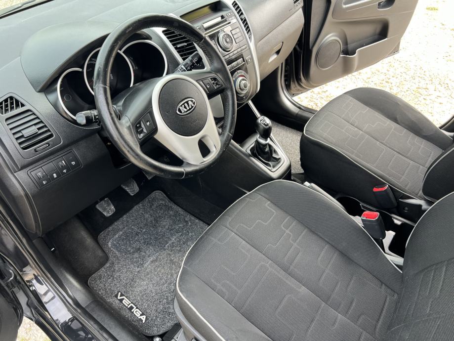 Kia Venga 1,4 CRDi EX, fotografija 15