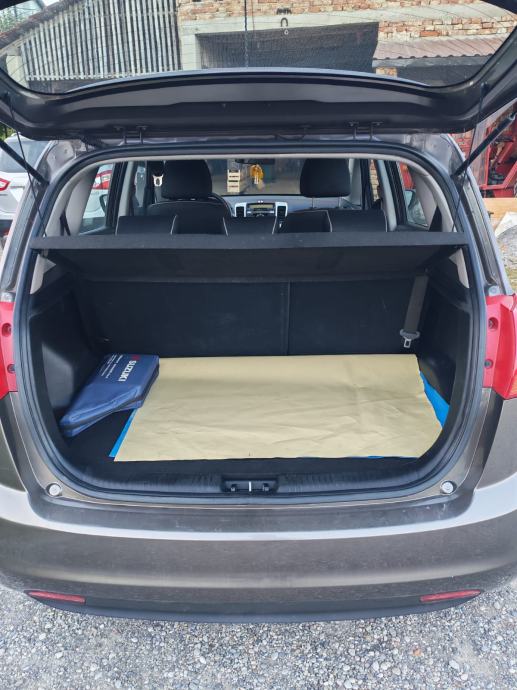 Kia Venga 1,4 EX 2013, fotografija 8