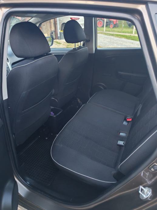 Kia Venga 1,4 EX 2013, fotografija 7