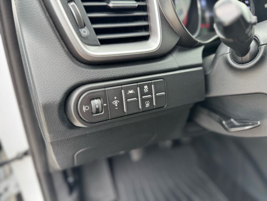 Kia XCeed 1.0 T-GDI, LED, Kamera, fotografija 12