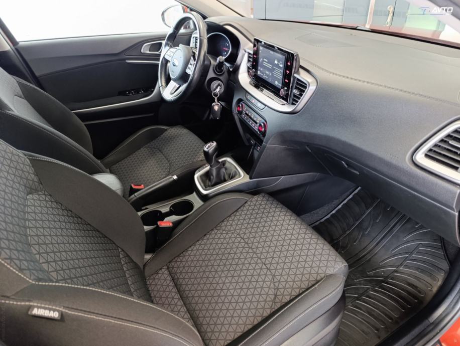 Kia XCeed 1.0 T-GDI, fotografija 8