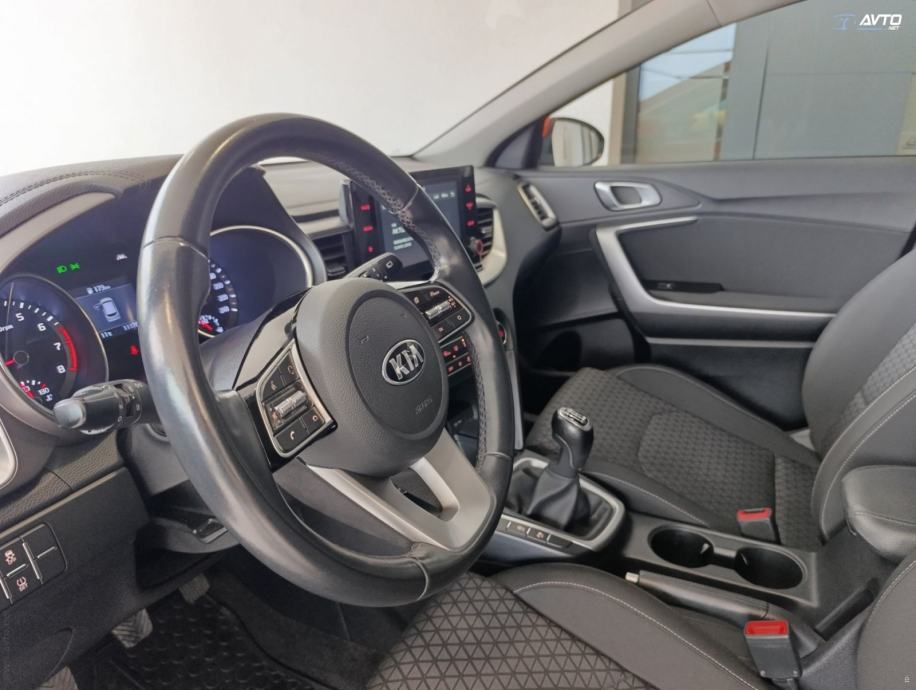 Kia XCeed 1.0 T-GDI, fotografija 2