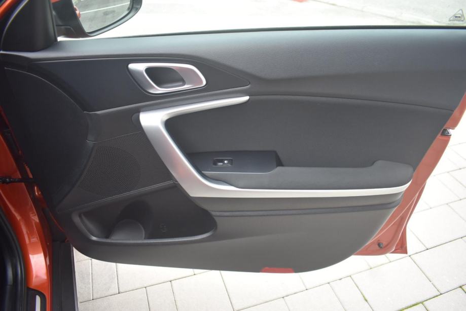 KIA XCeed 1.0 T-GDI, STRAŽNJA KAMERA, JAMSTVO, fotografija 20