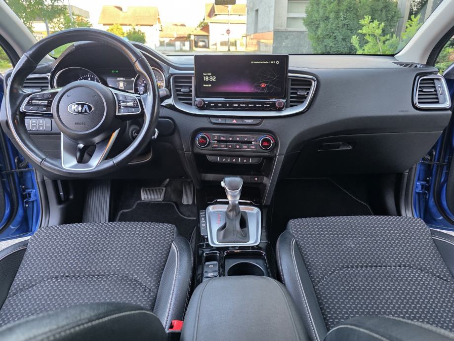 KIA XCeeD 1.4 T-GDI GOLD - *1.VLASNIK-ORIGINAL STANJE-SERVISNA KNJIGA*, fotografija 19