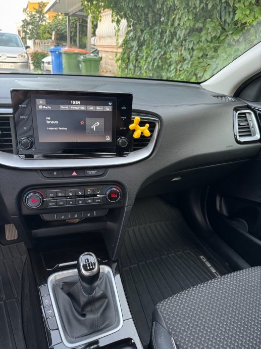 Kia XCeed 1,4 T-GDI, fotografija 6