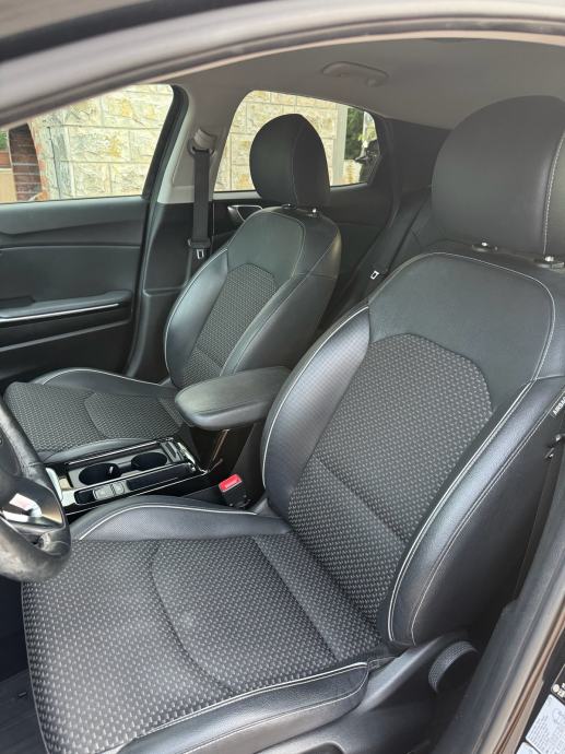 Kia XCeed 1,4 T-GDI, fotografija 9