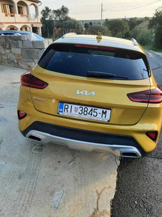 Kia XCeed 1.5 T-GDI 7DCT ex way , quantum yellow, izvrsno stanjeje, fotografija 2