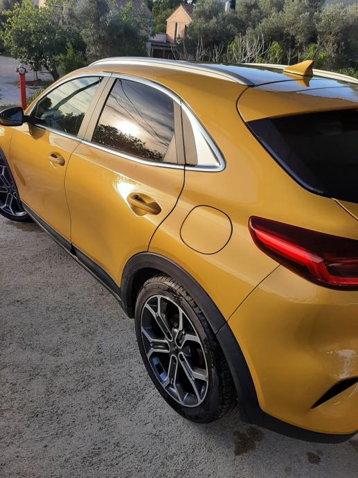 Kia XCeed 1.5 T-GDI 7DCT ex way , quantum yellow, izvrsno stanjeje, fotografija 12