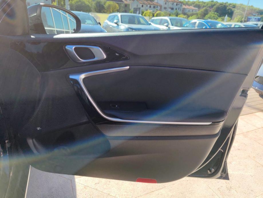 KIA XCeed 1.5 T-GDI EX STREAM DCT, fotografija 14