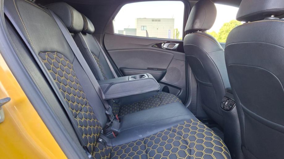 KIA XCeed 1.5 T-GDI, SAMO 60.487 KM, JAMSTVO, fotografija 18