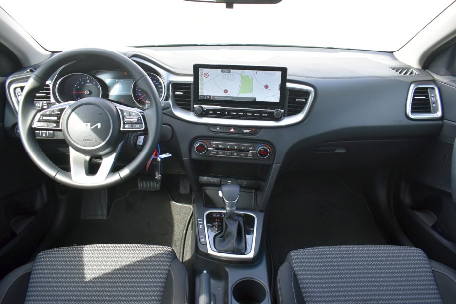 Kia XCeed 1.6 T-GDi LX Smart DCT *HR* TVORNIČKO, REG. DO 03/2027*, fotografija 7