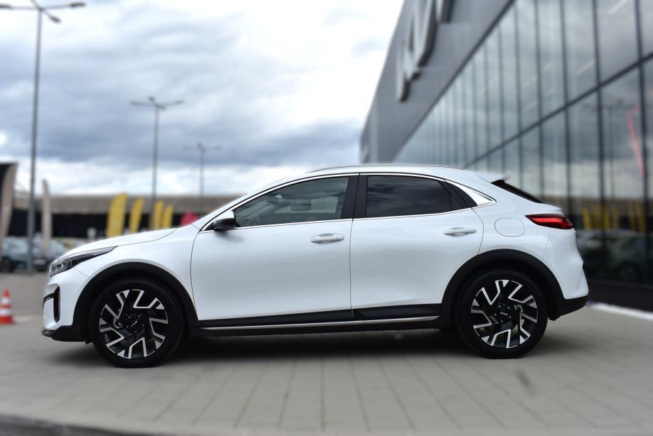 KIA XCEED 1.6 T-GDI, NAVIGACIJA, MALO KM., JAMSTVO, fotografija 11