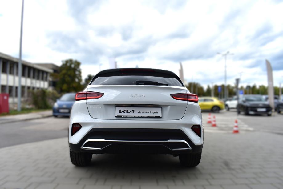 KIA XCEED 1.6 T-GDI, NAVIGACIJA, MALO KM., JAMSTVO, fotografija 8