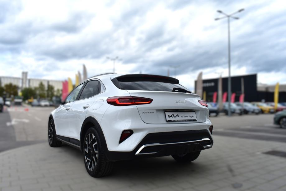 KIA XCEED 1.6 T-GDI, NAVIGACIJA, MALO KM., JAMSTVO, fotografija 9