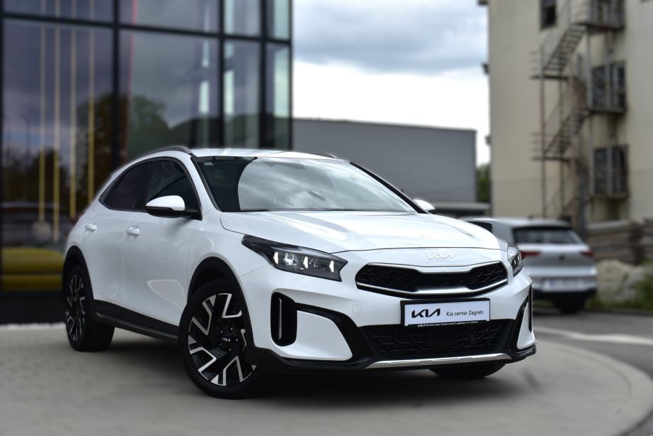 KIA XCEED 1.6 T-GDI, NAVIGACIJA, MALO KM., JAMSTVO, fotografija 3