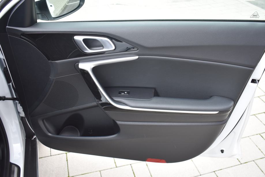 KIA XCEED 1.6 T-GDI, NAVIGACIJA, MALO KM., JAMSTVO, fotografija 20