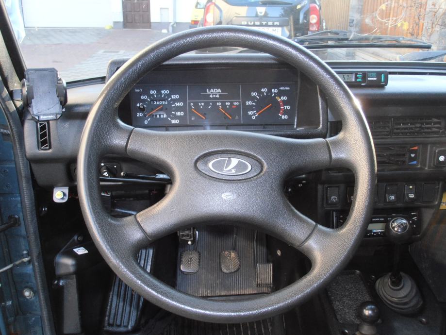 Lada Niva 1700, atestirani plin, servo,kuka..., 2007 god.