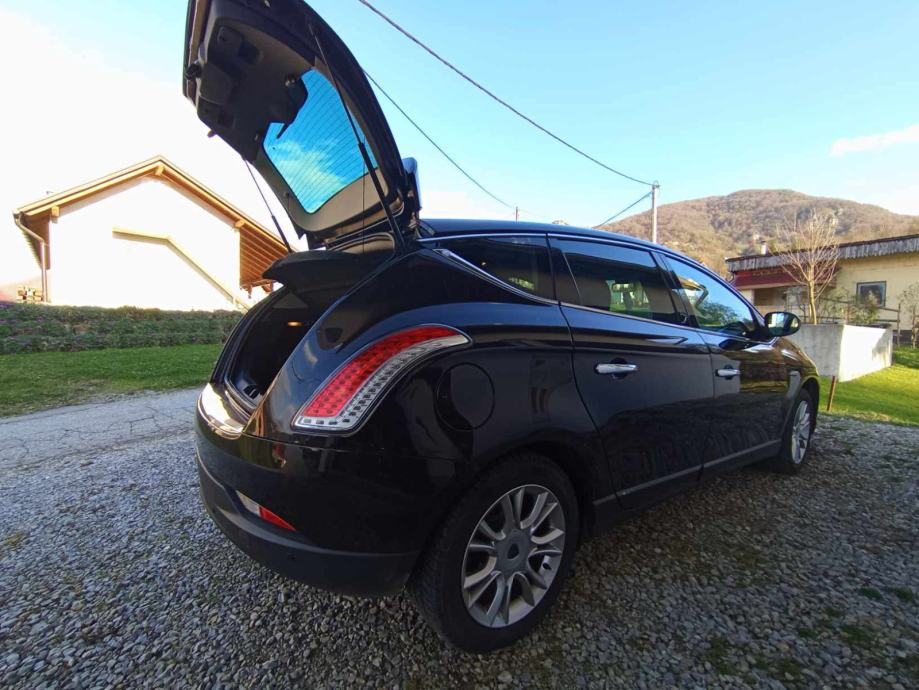 Lancia Delta 1,6 mjt, 2013,automatik, pogled izvana - slika 3