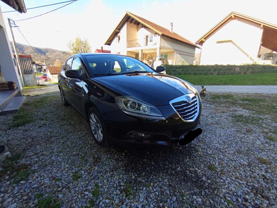 Lancia Delta 1,6 mjt, 2013,automatik, pogled izvana - slika 4