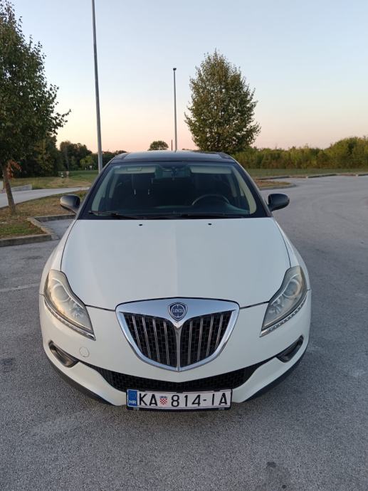 Lancia Delta 1,6 MJTD, fotografija 2