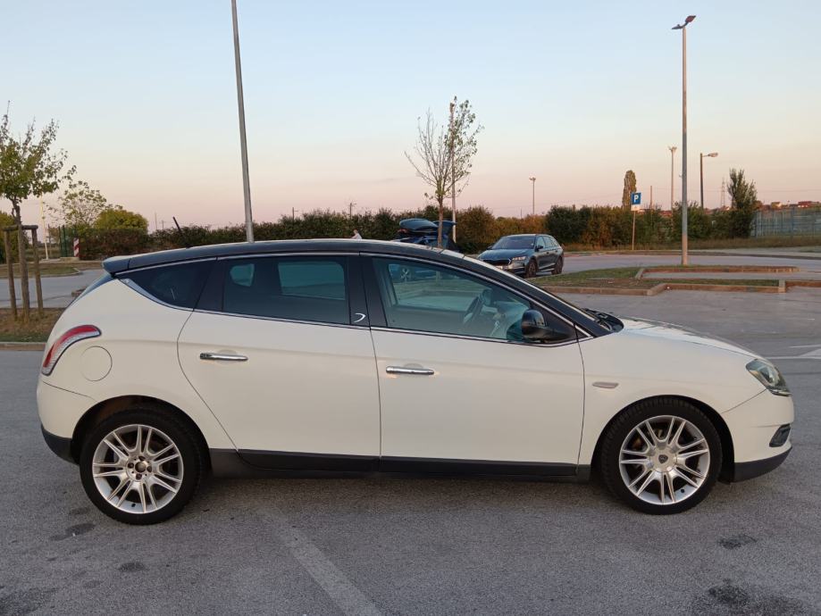 Lancia Delta 1,6 MJTD, fotografija 4