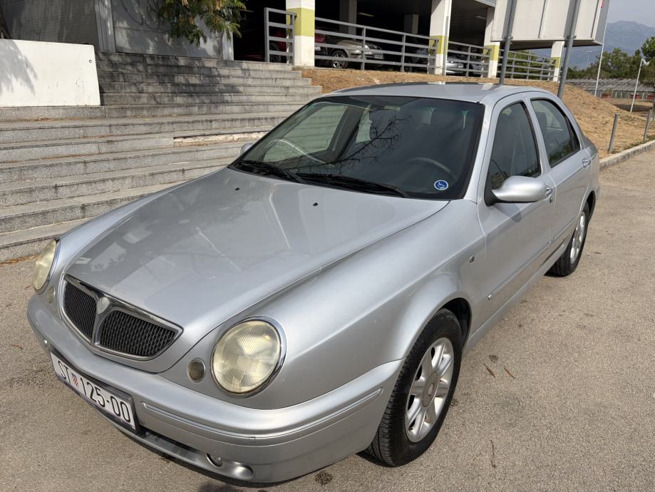 Lancia Lybra 2,4 JTD LX, fotografija 3
