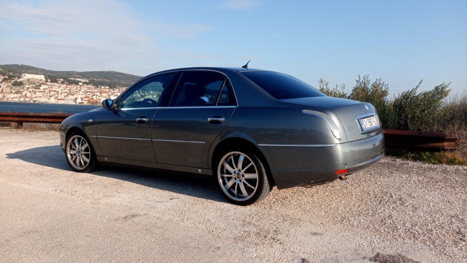 Lancia thesis 2 4 jtd acceleration 08 picture