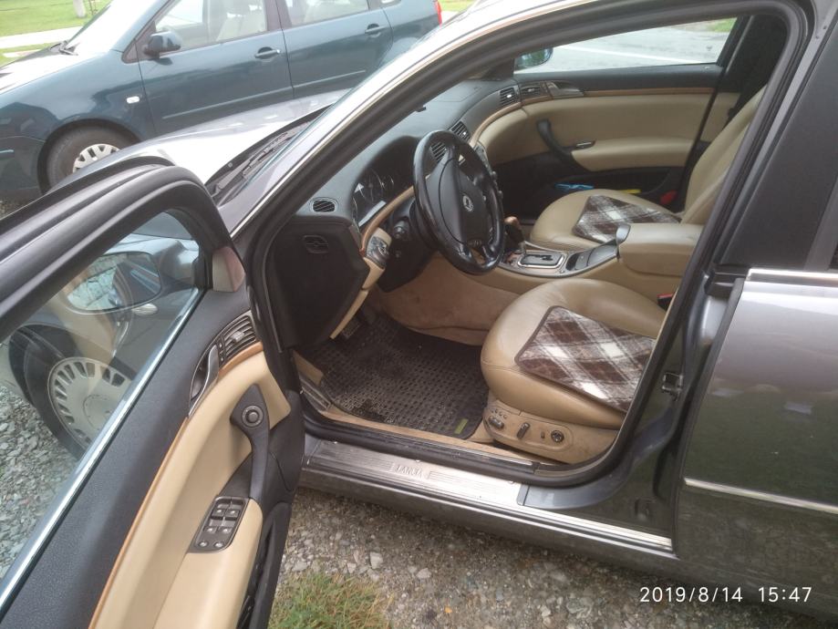 Lancia thesis 3 0 motor picture