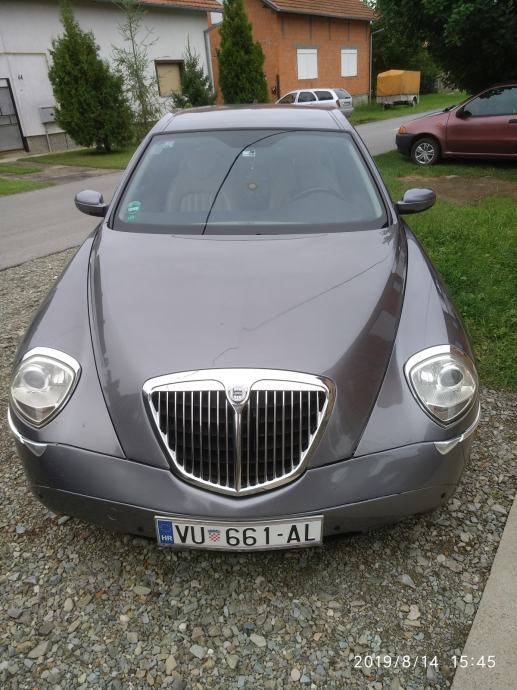 Lancia thesis v6 picture