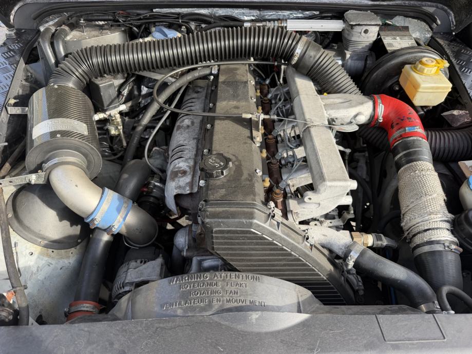 Land Rover Defender 110 4,2 TD - TOYOTA LAND CRUISER, fotografija 10