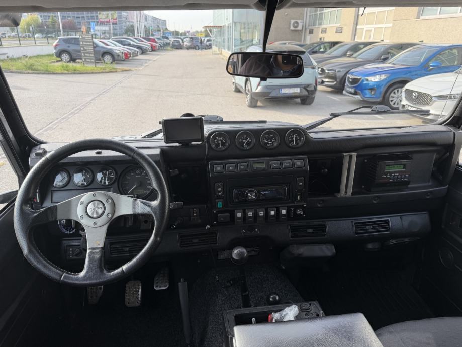 Land Rover Defender 110 4,2 TD - TOYOTA LAND CRUISER, fotografija 5
