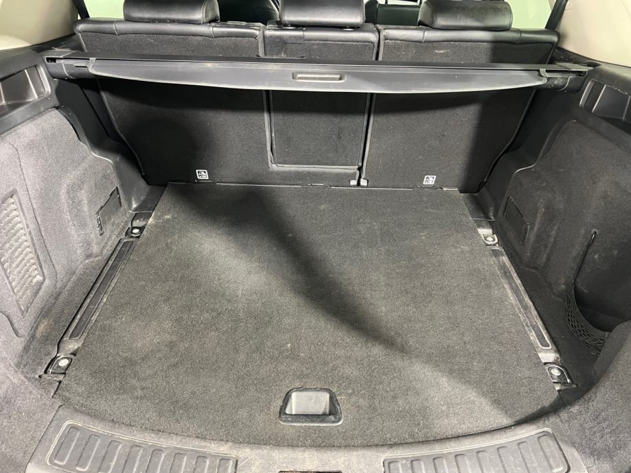 Land Rover Discovery Sport R-DYN SE 2.0 MHEV - 3 godine jamstva, fotografija 12