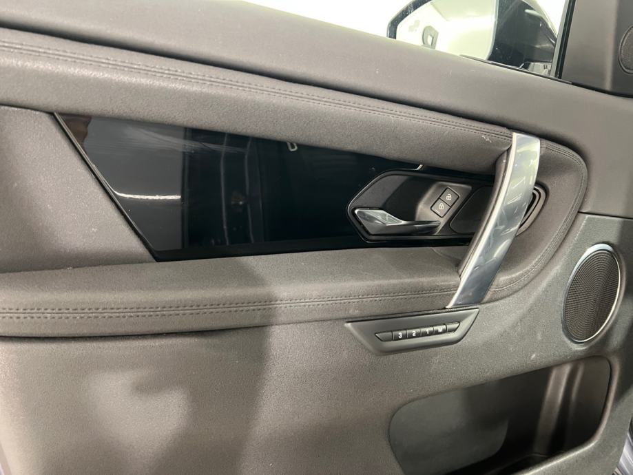 Land Rover Discovery Sport R-DYN SE 2.0 MHEV - 3 godine jamstva, fotografija 14