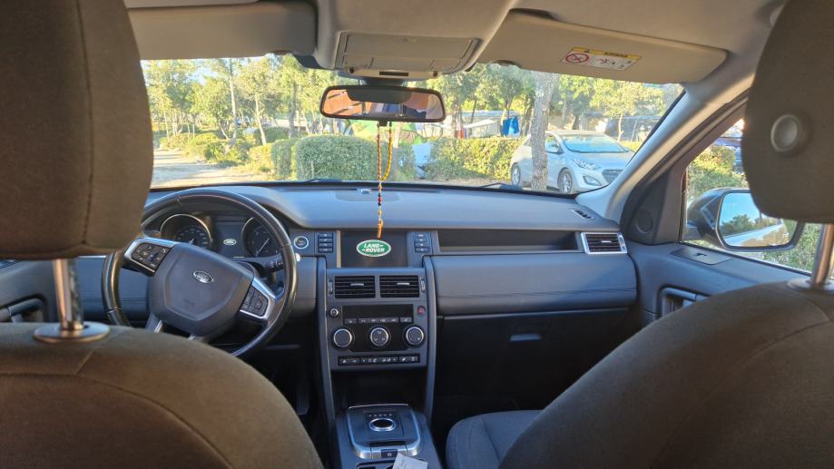 Land Rover Discovery Sport SE automatik, fotografija 8