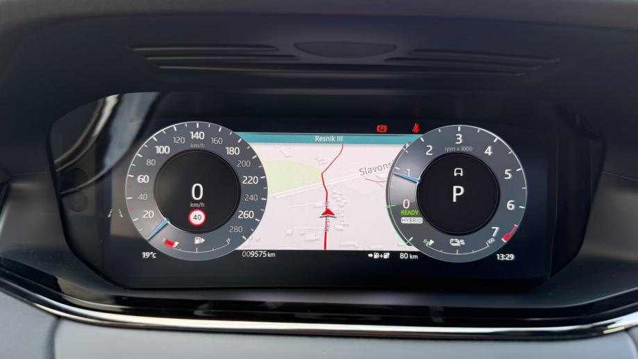 LAND ROVER RANGE ROVER EVOQUE P270e AWD AT DYNAMIC SE PANO HUD 20", fotografija 17