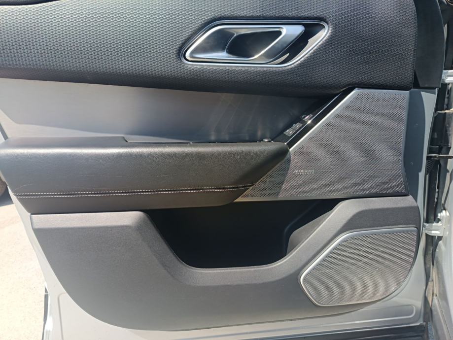 Land Rover Range Rover Velar SE 3.0D V6 300HP 4WD A8 - 3 godine jamstv, fotografija 16