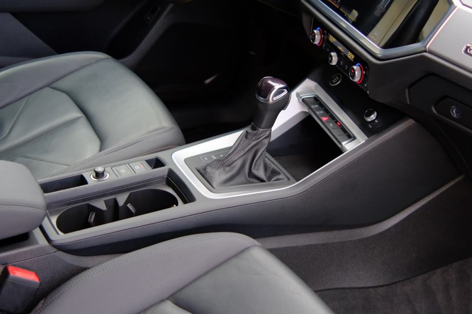 Leasing bez učešća Audi Q3 35 TDI automatik Navi,temp.,koža,kamera...., fotografija 2