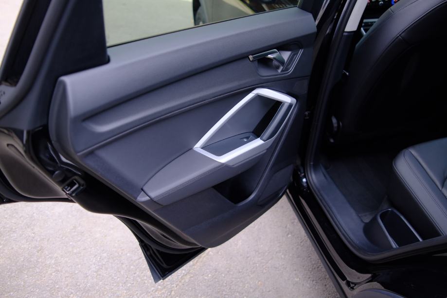 Leasing bez učešća Audi Q3 35 TDI automatik Navi,temp.,koža,kamera...., fotografija 12