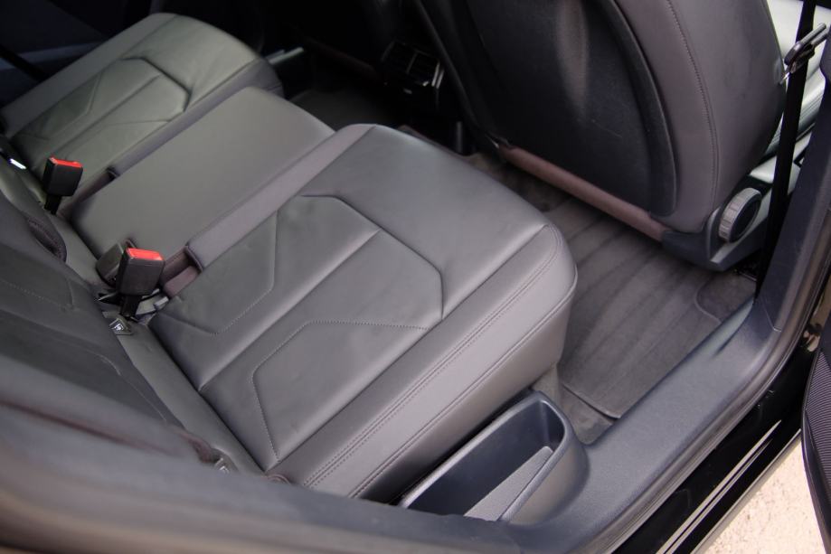 Leasing bez učešća Audi Q3 35 TDI automatik Navi,temp.,koža,kamera...., fotografija 20