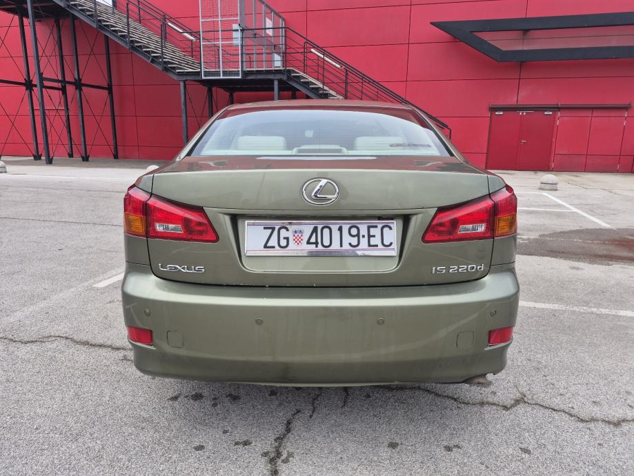 Lexus IS 220d, fotografija 5