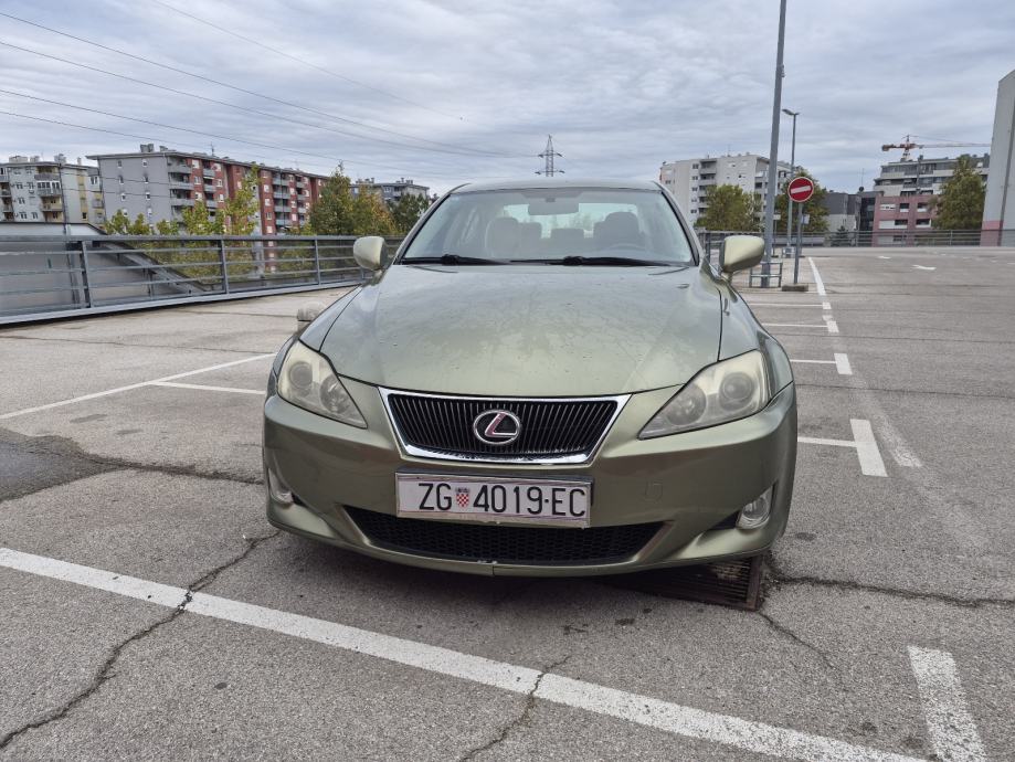 Lexus IS 220d, fotografija 2