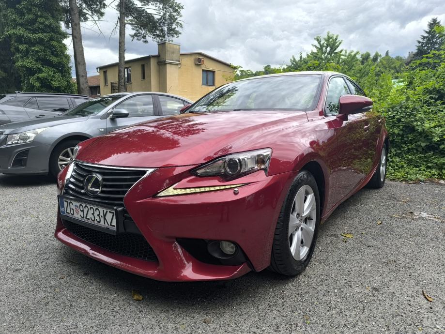 Lexus IS is 300 hibrid automatik, fotografija 2