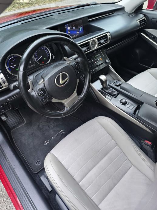 Lexus IS is 300 hibrid automatik, fotografija 7