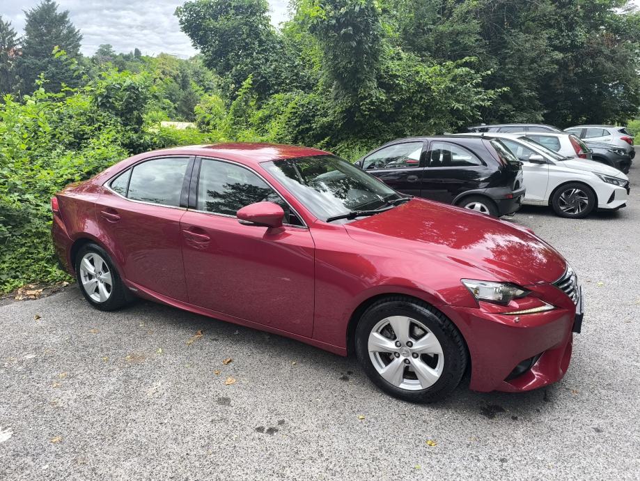 Lexus IS is 300 hibrid automatik, fotografija 10