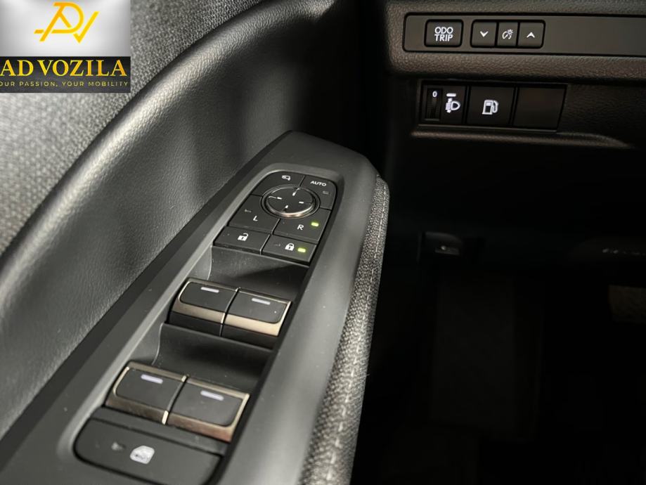 Lexus LBX hibrid LED Kamera Keyless Go, fotografija 19