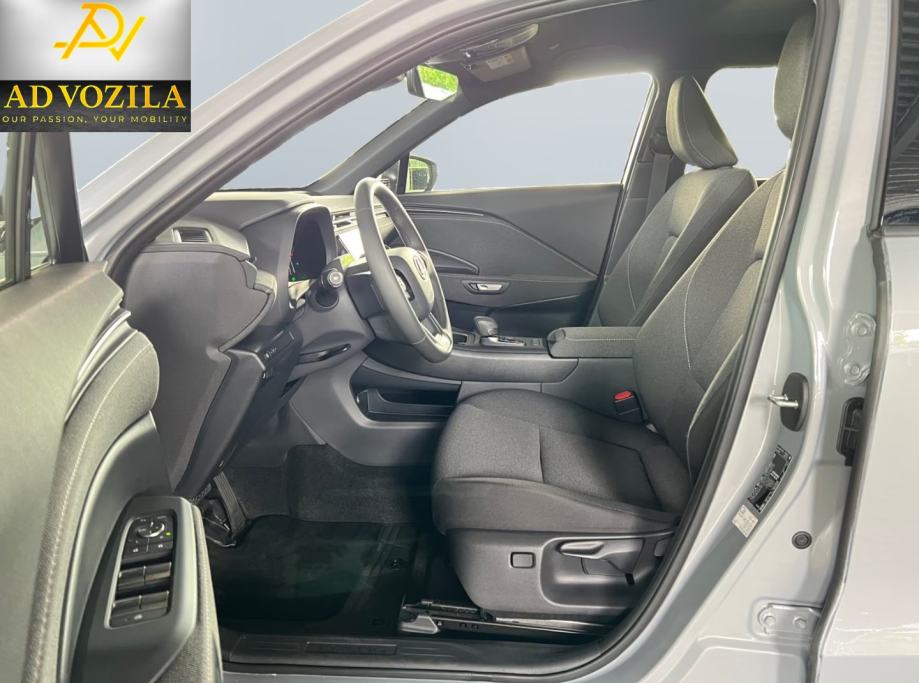 Lexus LBX hibrid LED Kamera Keyless Go, fotografija 11