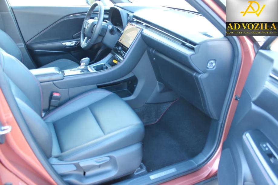 Lexus LBX Emotion LED Kamera Ambi.sv.Navig Keyless €33.900, fotografija 17