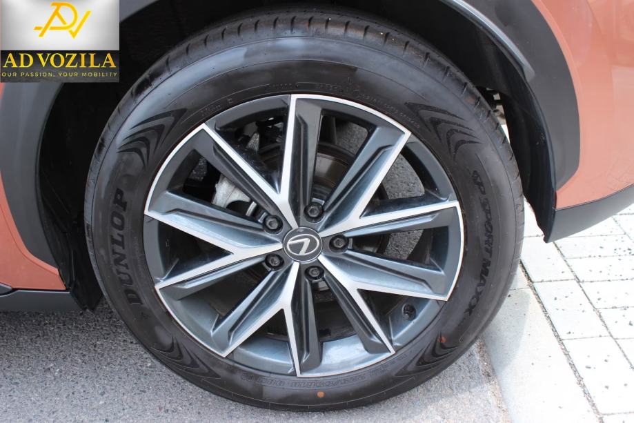 Lexus LBX Emotion LED Kamera Ambi.sv.Navig Keyless €33.900, fotografija 18