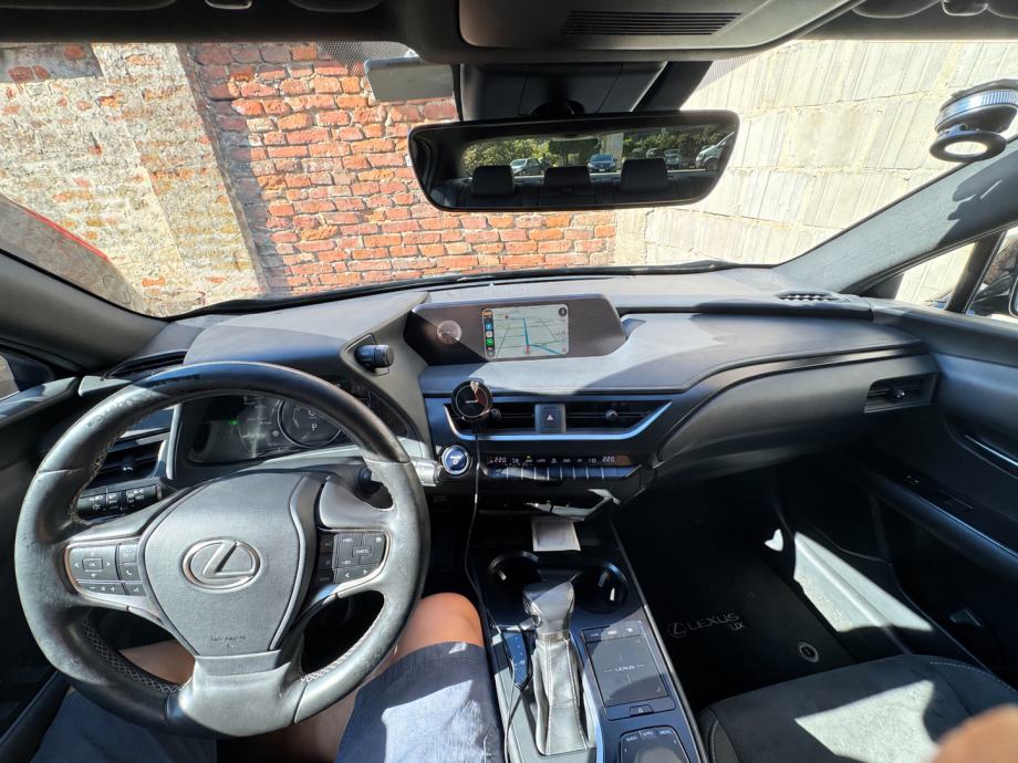 Lexus UX 250h 2019. god., fotografija 15