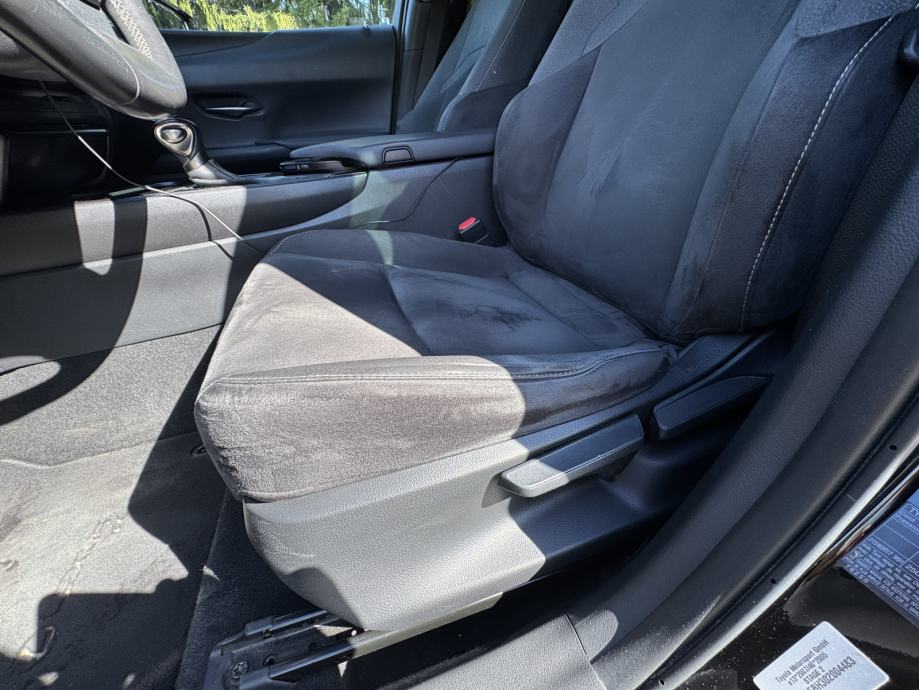 Lexus UX 250h 2019. god., fotografija 11